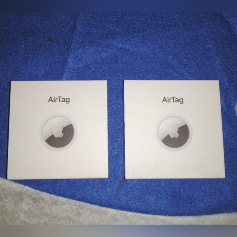 2 NEW Apple AirTags